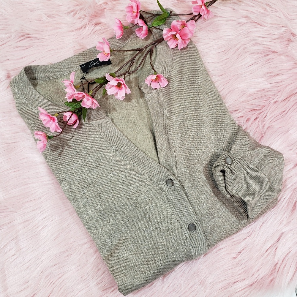 NWT Lyn Tan 3/4 Sleeve V-Neck Cardigan